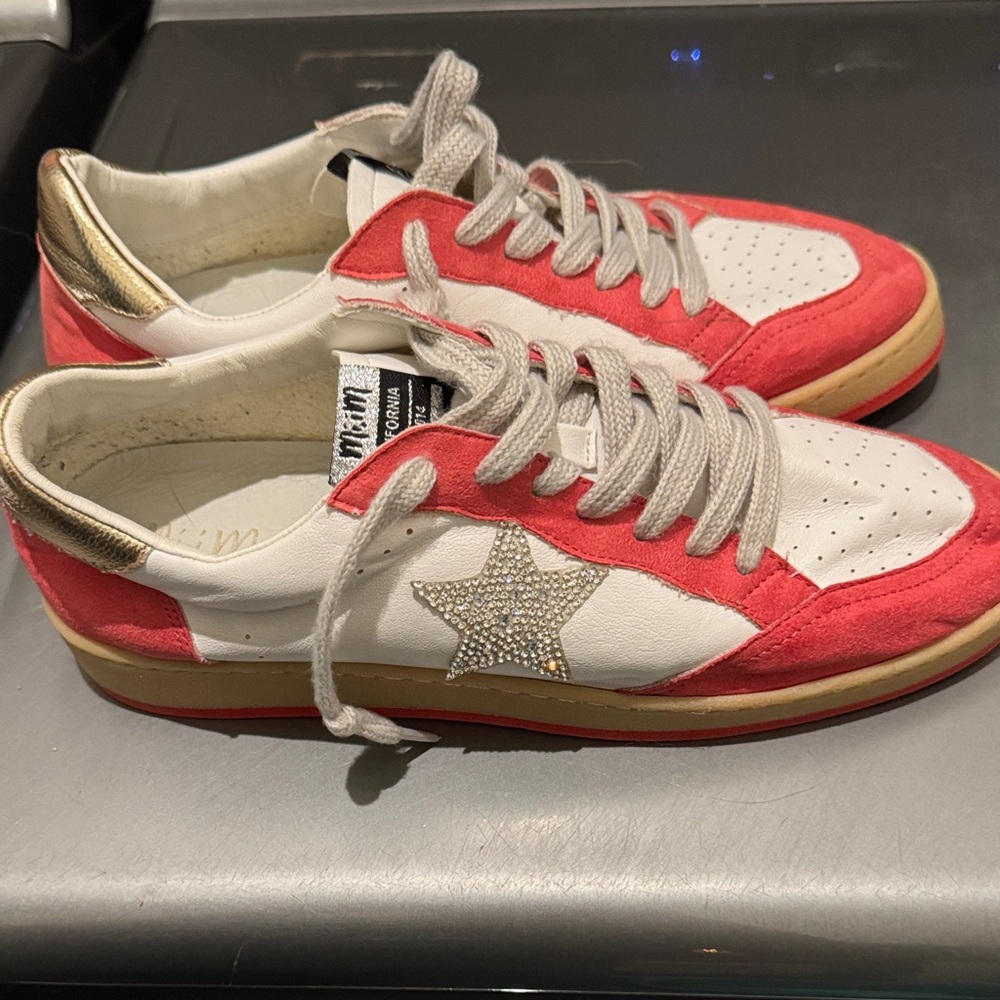 Mi iM Red and White Star Sneakers size 10